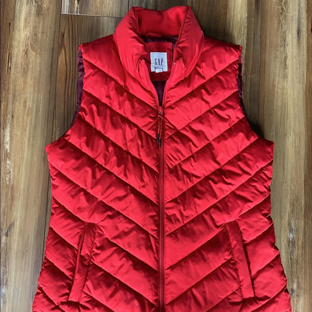 Gap, red puffer vest, size M. Like New!